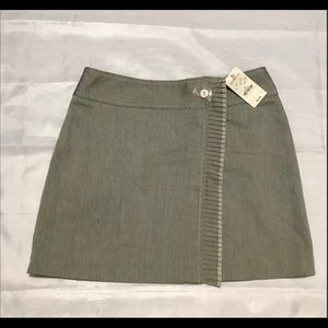 NWT Express Stretchy Wrap Gray mini skirt 1/2 size Women’s